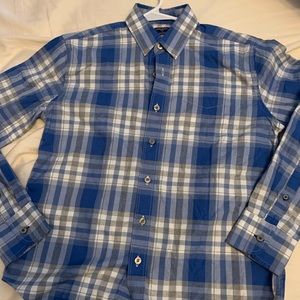 Boys untuckit button down